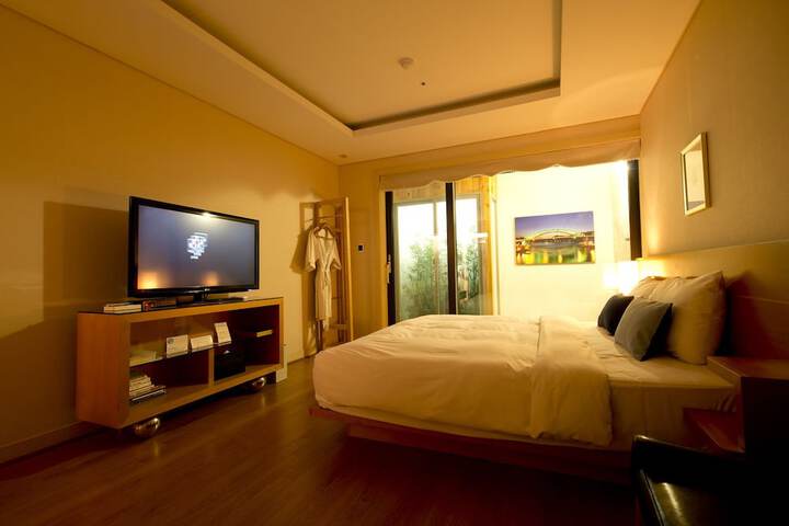 Room 14 of 74