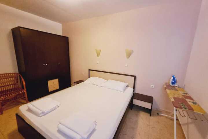 Room 4 of 22