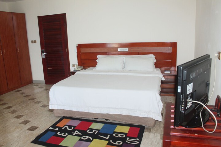Room 5 of 31