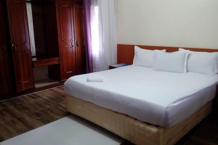 Room 18 of 46