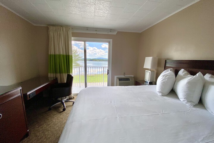 Room 4 of 49