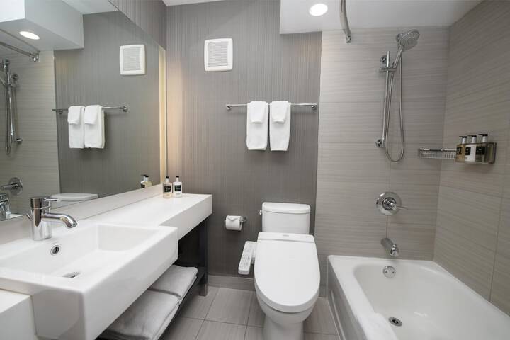 Room 30 of 52