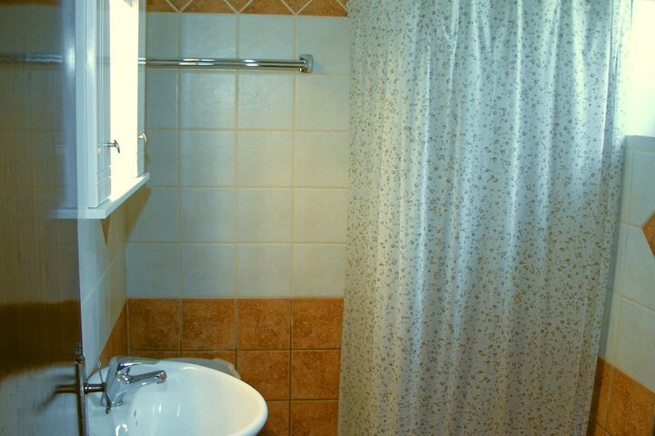 Room 4 of 10