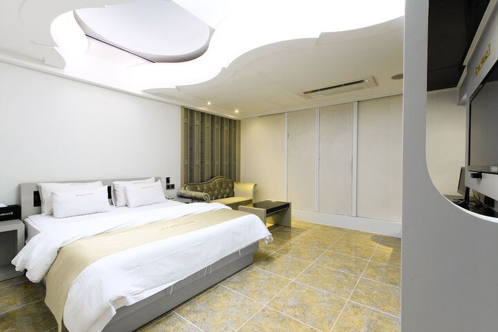 Room 29 of 80