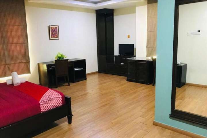 Room 5 of 75