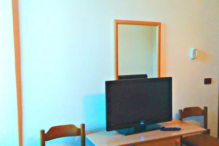 Room 2 of 11