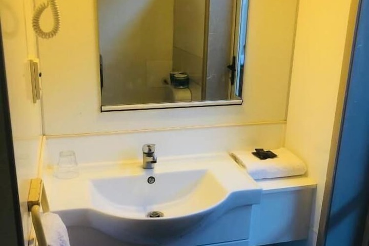 Room 37 of 43