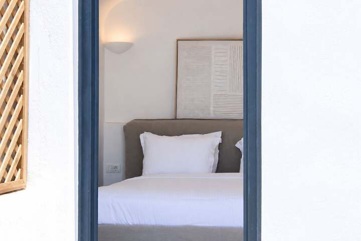 Room 51 of 166