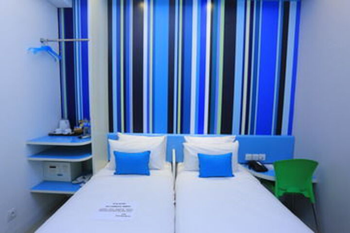 Room 2 of 9