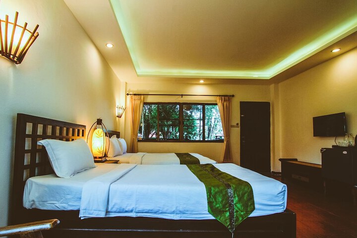 Room 4 of 52