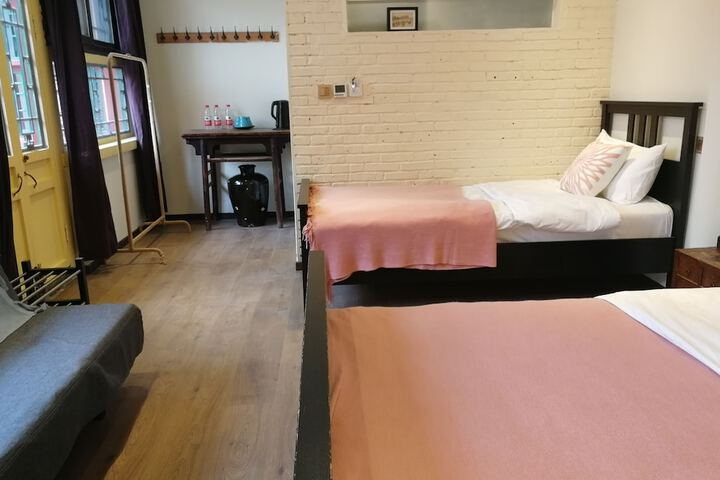 Room 10 of 74