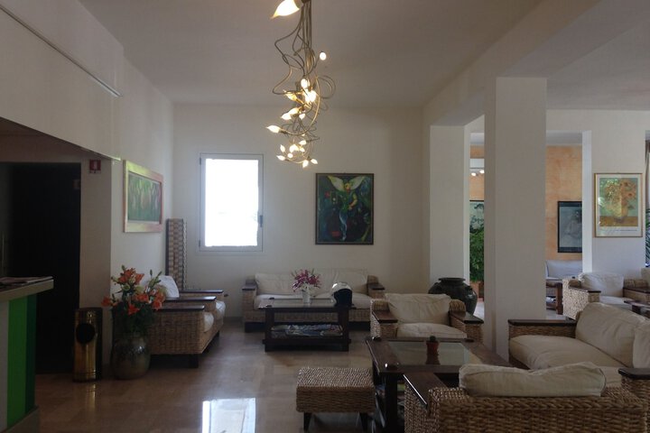 Hotel Interior 7 of 36