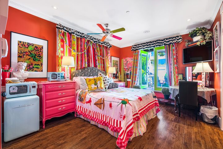 Room 4 of 85
