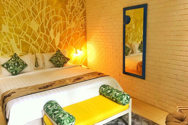 Room 4 of 61