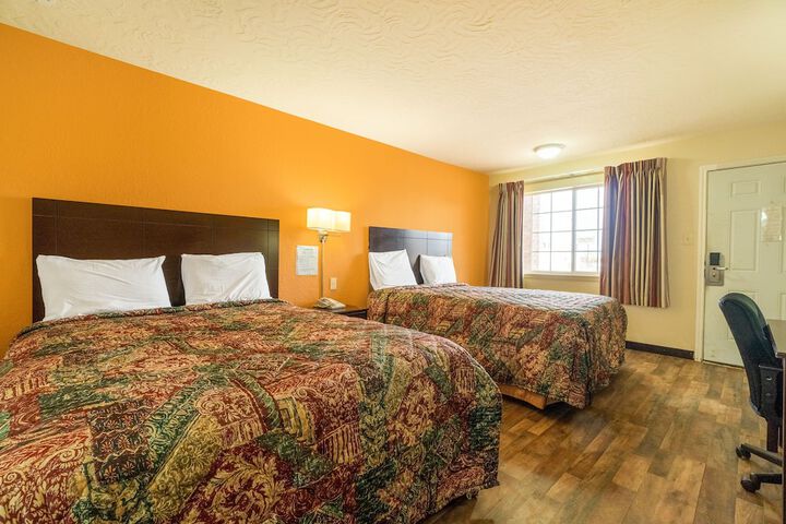 Room 34 of 76