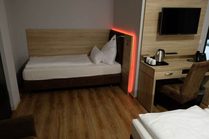 Room 9 of 65