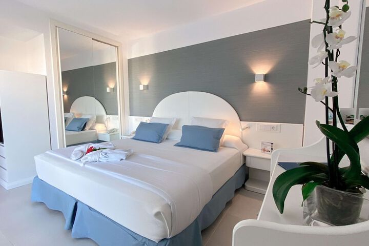 Room 40 of 237