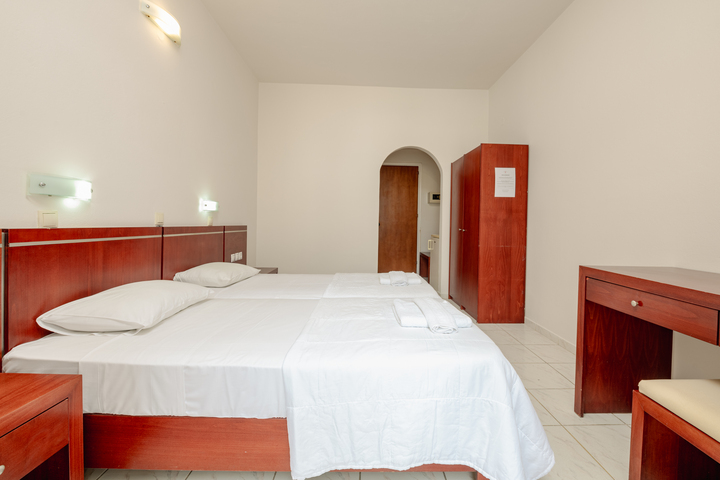 Room 14 of 96
