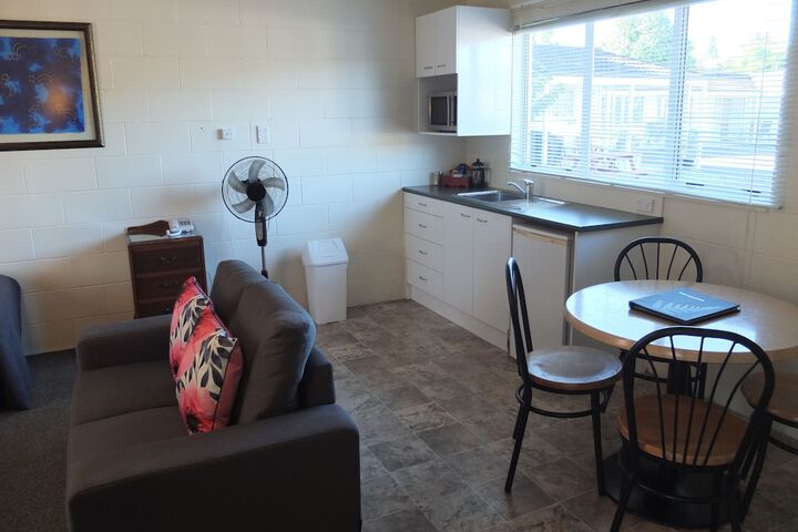 Room 12 of 41