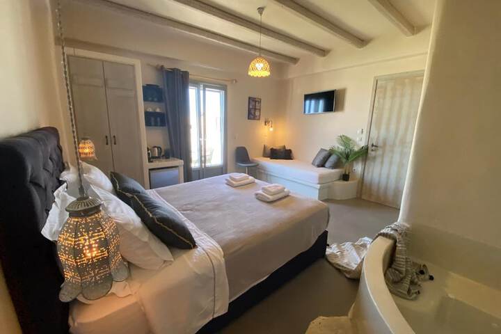 Room 32 of 46