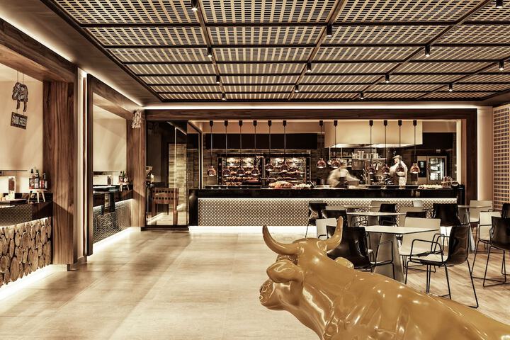 Dining 85 of 129