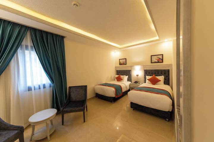 Room 19 of 38