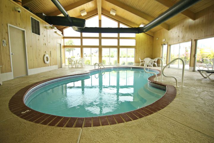 Hotel with Pool
