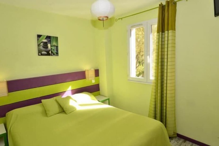 Room 10 of 25