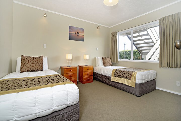 Room 5 of 34