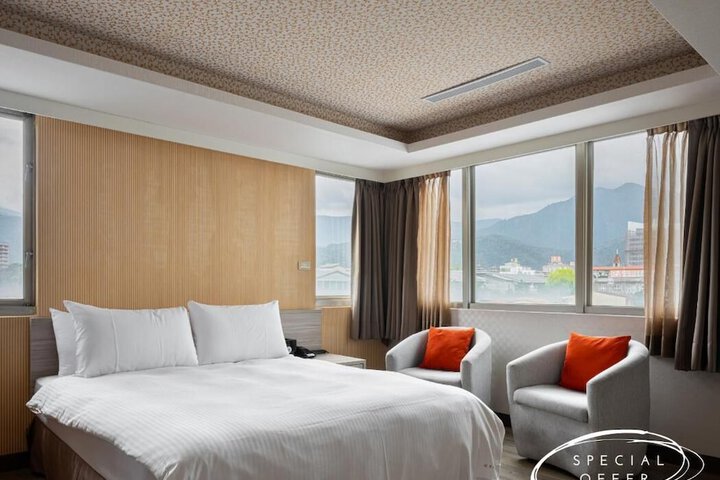 Room 10 of 21