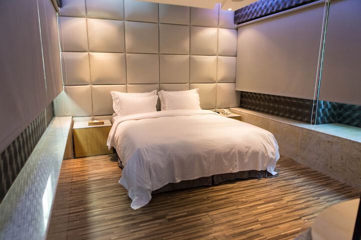 Room 20 of 62