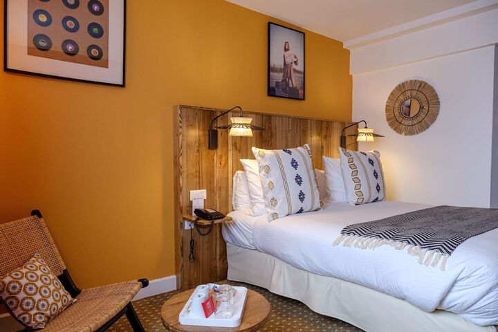 Room 17 of 65