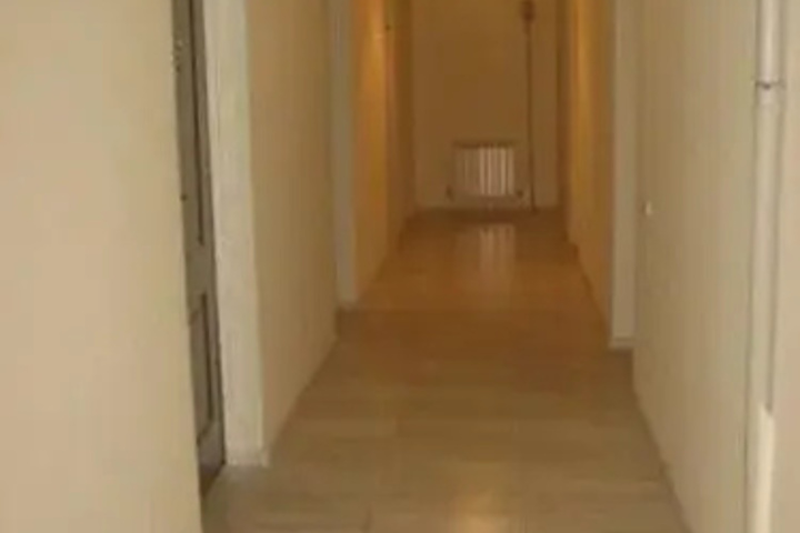 Room 10 of 13