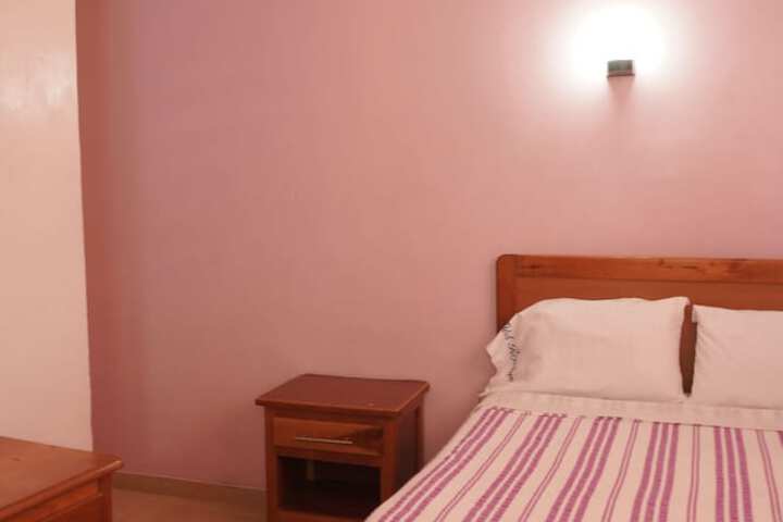 Room 9 of 32