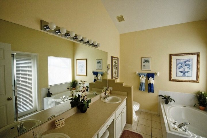 Room 8 of 21