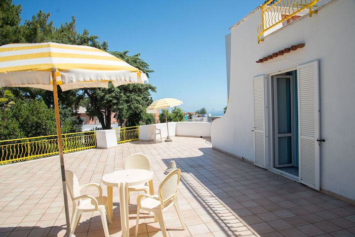 Terrace/Patio 105 of 111