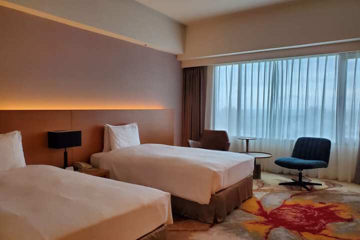 Room 8 of 65