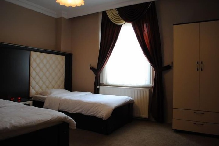 Room 6 of 23