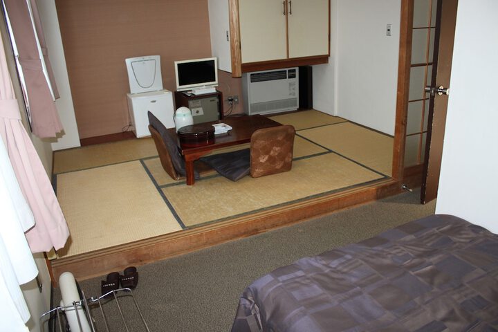 Room 5 of 19