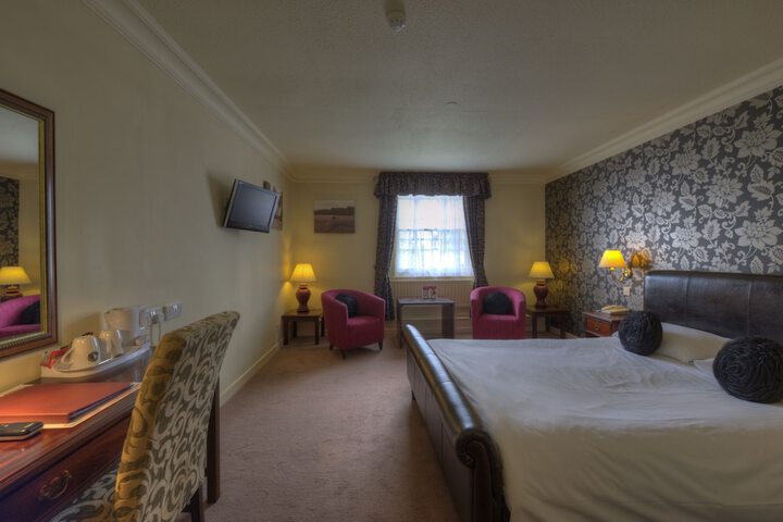 Room 2 of 66