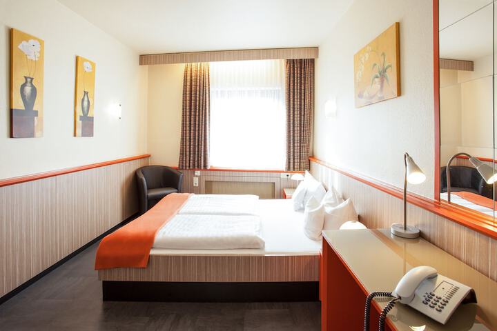 Room 10 of 57