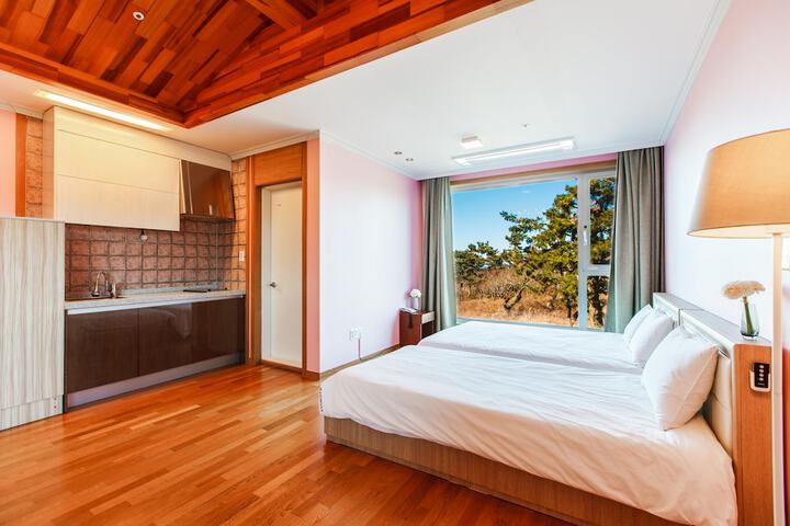 Room 4 of 59