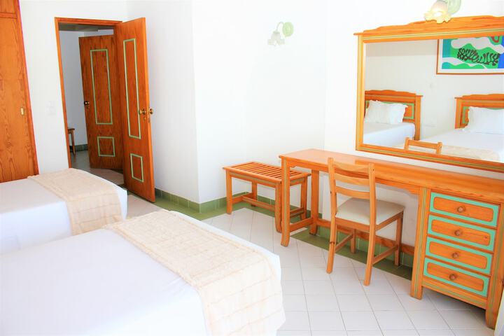 Room 15 of 40
