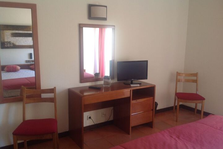 Room 8 of 66