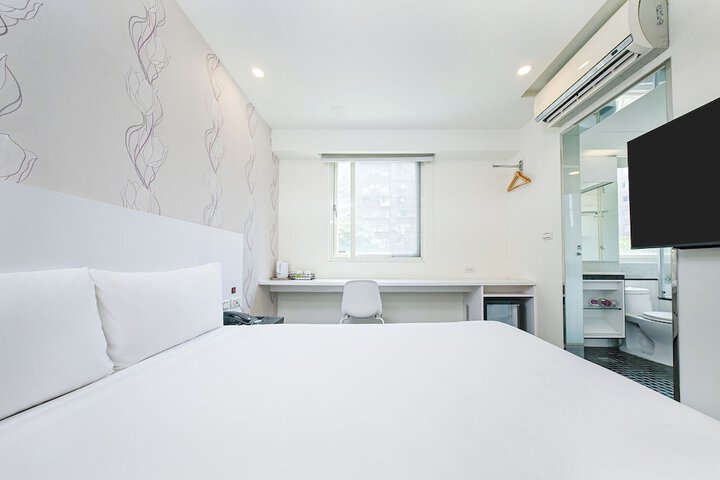 Room 47 of 83