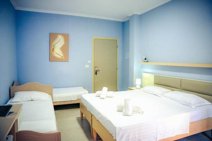 Room 4 of 51