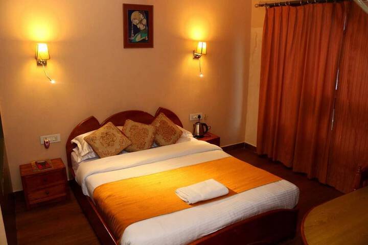 Room 5 of 17