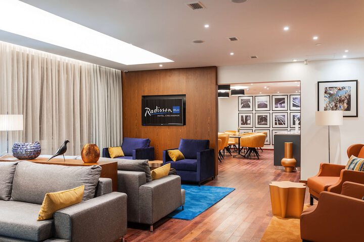 Lounge 100 of 160