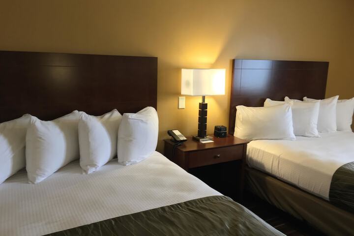 2 Queen Beds Interior Entrance WiFi Full Breakfast (6 of 19)