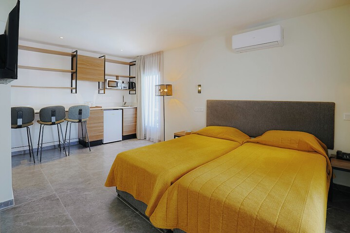Room 28 of 91